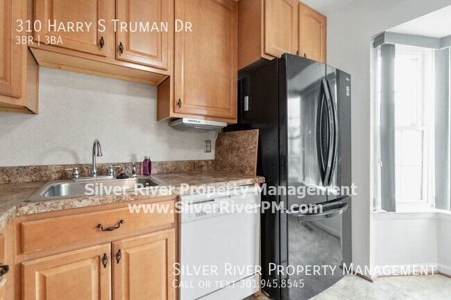 Building Photo - 310 Harry S Truman Dr