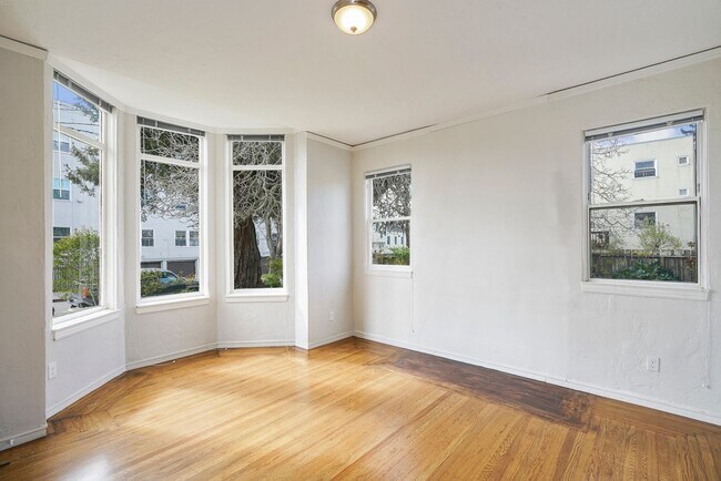 Building Photo - Gorgeous Berkeley Flat!