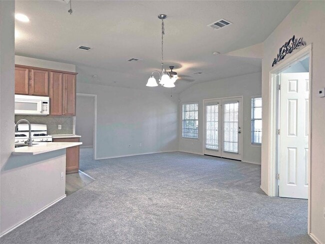 Building Photo - 16100 S Great Oaks Dr
