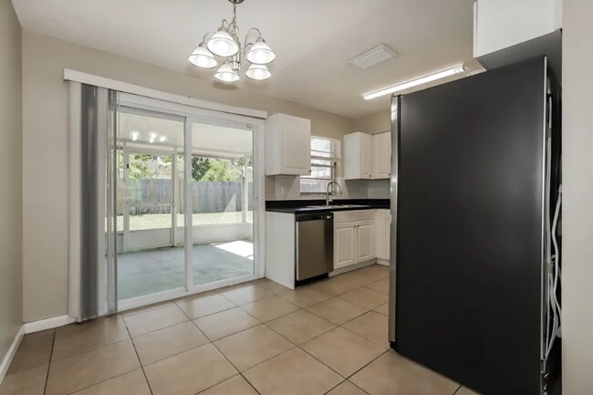 Foto del edificio - 112 Circle Hill Dr