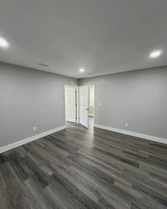 Foto del edificio - 555 Paines Ave NW