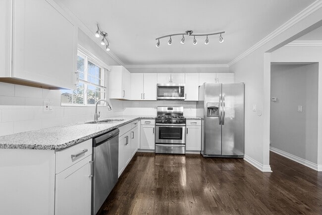 Building Photo - 1530 E Madge Ave