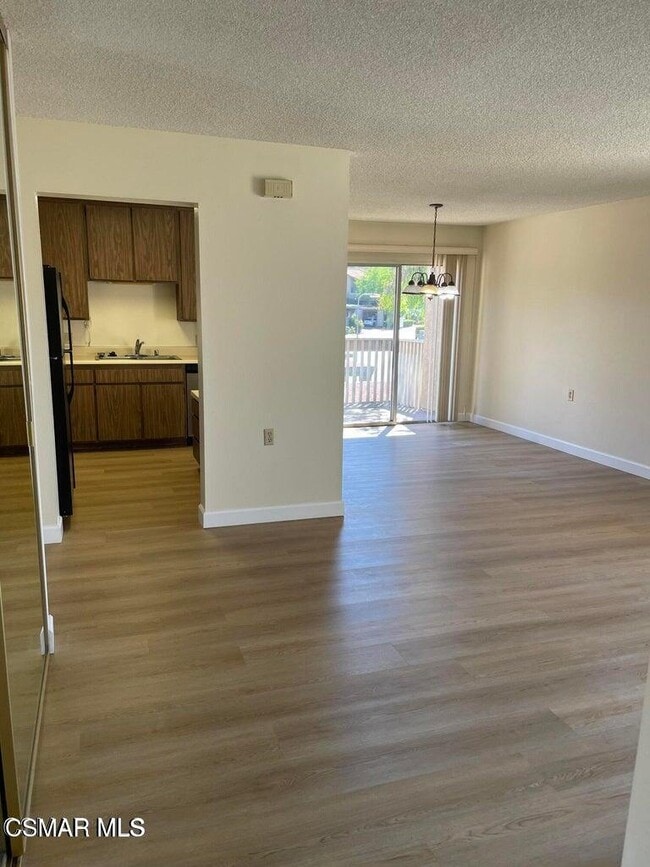 Building Photo - 286 Oak Leaf Dr