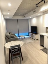 Building Photo - 195 Mccaul St