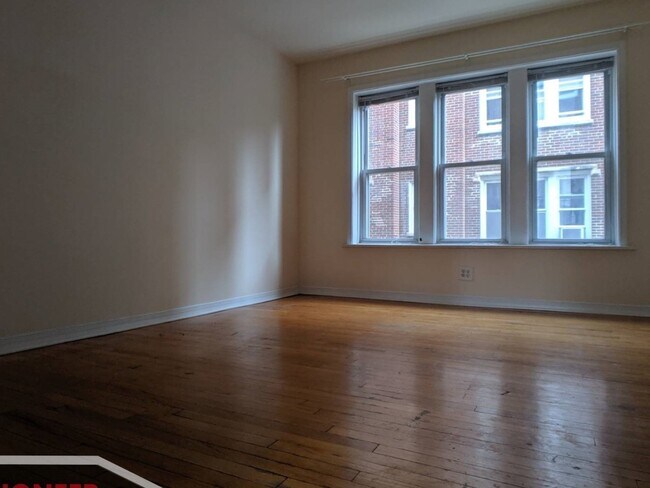 Foto del edificio - 3046 W Wellington Ave