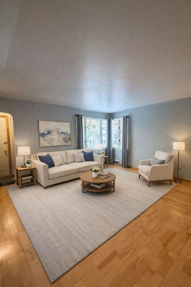 Foto del edificio - AVAILABLE NOW! - 2 Bed 1 Bath Home! Get 1/2 Off Your First Months Rent!