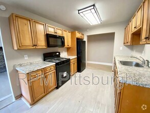 Building Photo - 5733 Phillips Ave