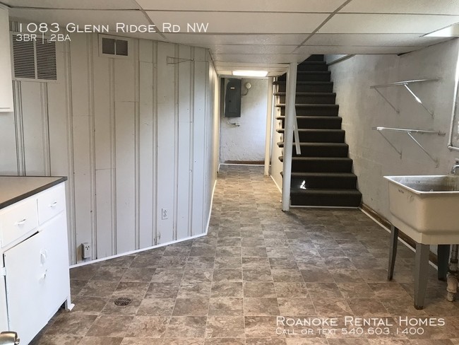 Building Photo - 1083 Glenn Ridge Rd NW