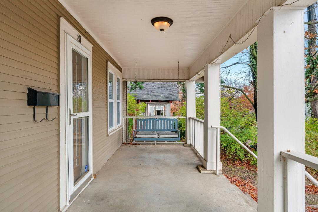 Building Photo - 811 N Lindell Ave