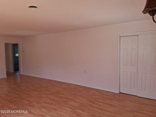 Building Photo - 9 Harrington Dr S