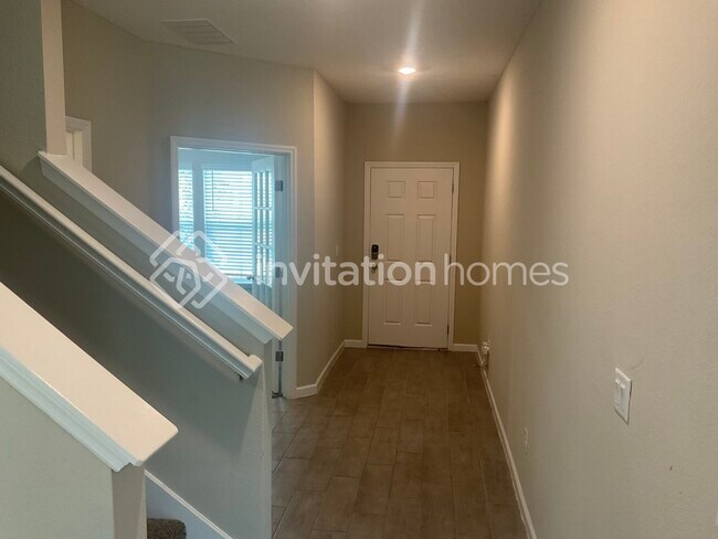 Building Photo - 2502 Laylas Wy