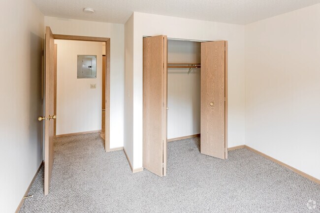 2HAB, 1BA - 997 ft² - Summit Court 242