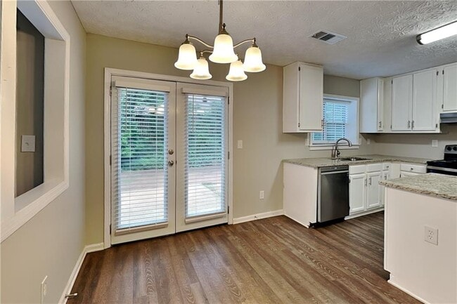 Building Photo - 4922 Anclote Dr