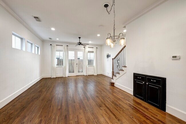 Foto del edificio - 931 W 23rd St