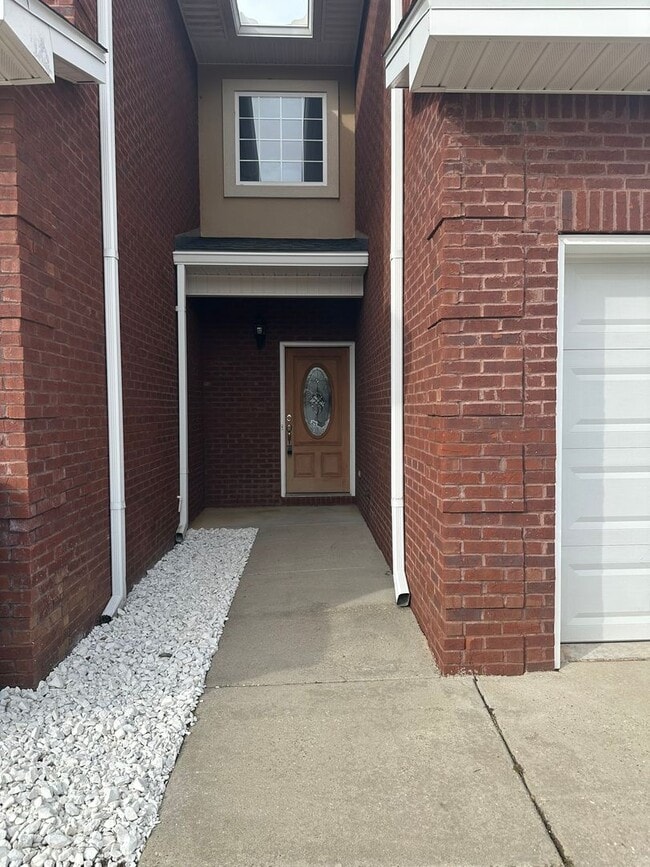 Foto del edificio - Eagle Landing - End Unit