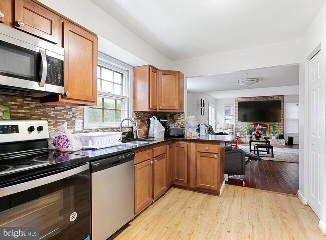 Foto del edificio - 13802 Poplar Tree Rd