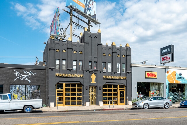 Exterior - 153 S La Brea Ave