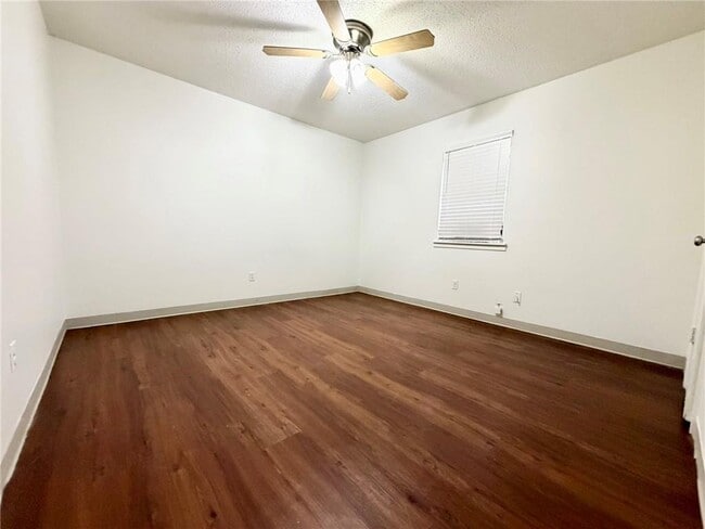 Foto del edificio - 102 NW K St