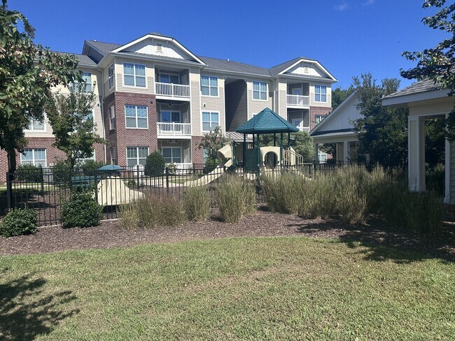 Foto del edificio - Morgan Pointe Apartments