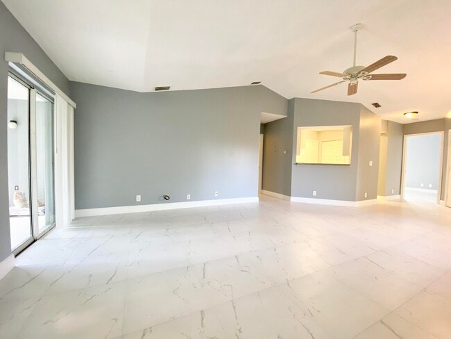 Building Photo - 815 Boynton Beach Blvd
