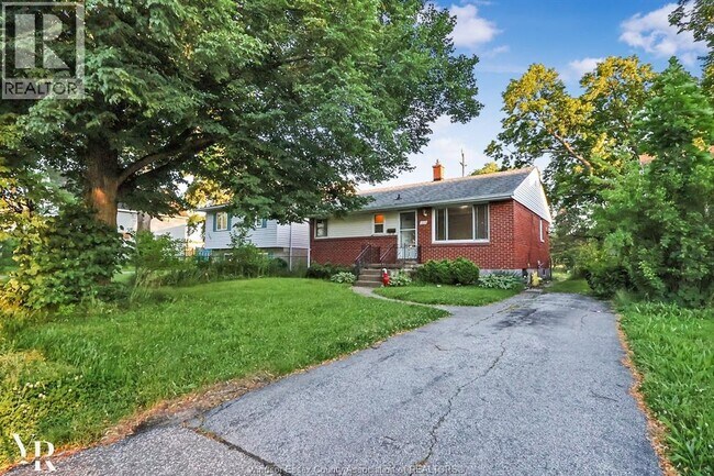 Photo du bâtiment - 1275 Chappell Ave