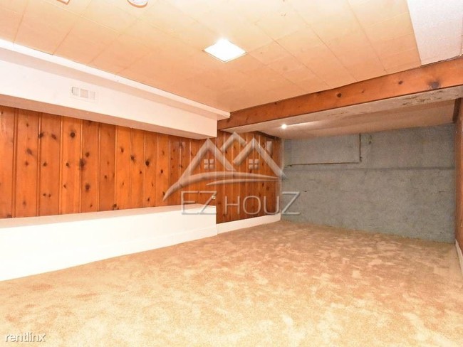 Building Photo - 3120 Chesterfield Ave