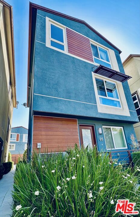 Building Photo - 2581 Arvia St