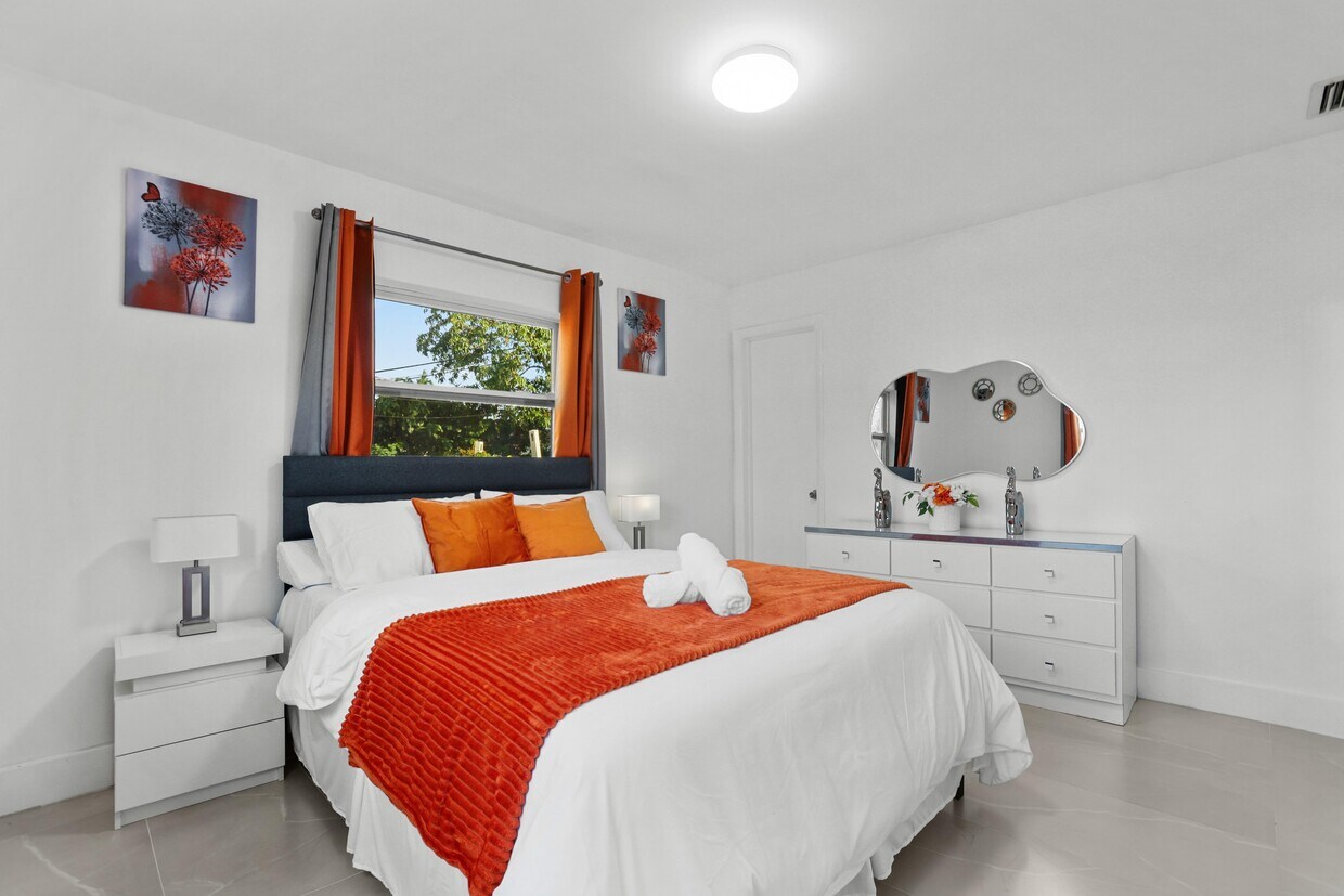 Foto principal - 3880 NW 5th St