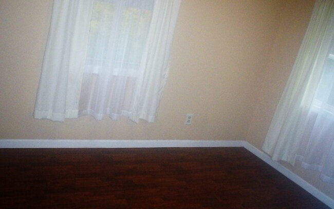 Foto del edificio - 12777 Butternut Ave