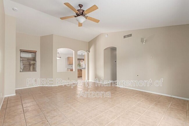 Building Photo - 3435 E Wahalla Ln