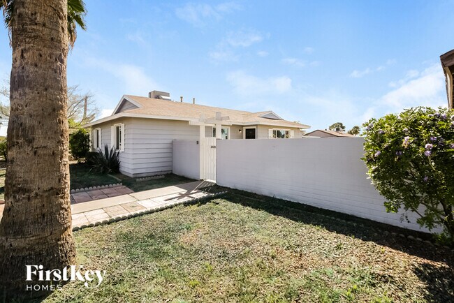 Foto del edificio - 3435 W Country Gables Dr