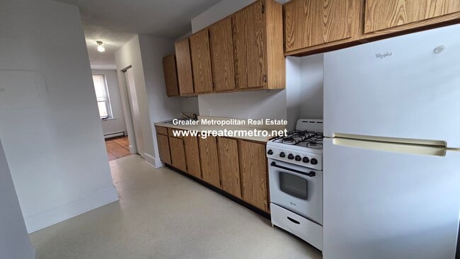 Building Photo - 207 Salem St