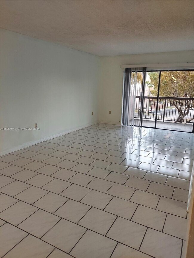 Building Photo - 5800 SW 127th Ave