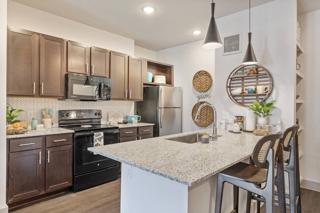 Building Photo - Brio at Lookout