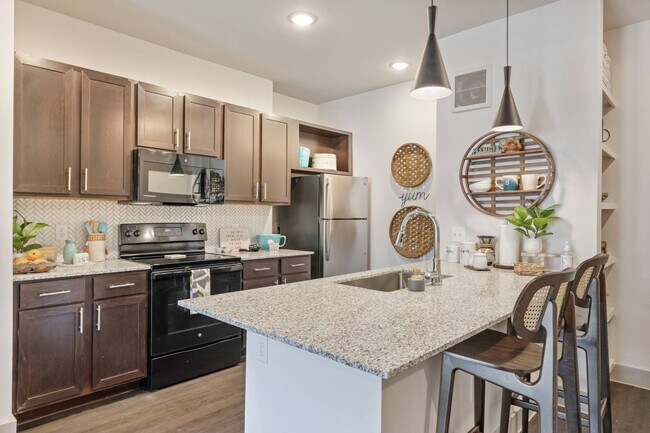 Building Photo - Brio at Lookout