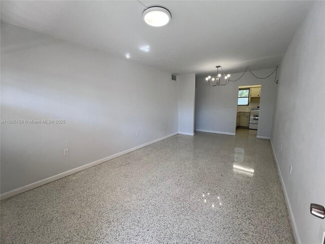 Foto del edificio - 675 SW 7th Ave