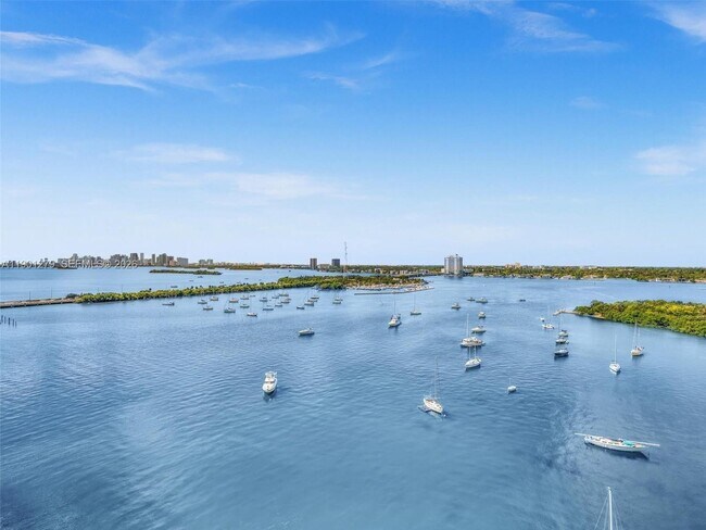 Foto del edificio - 7934 West Dr