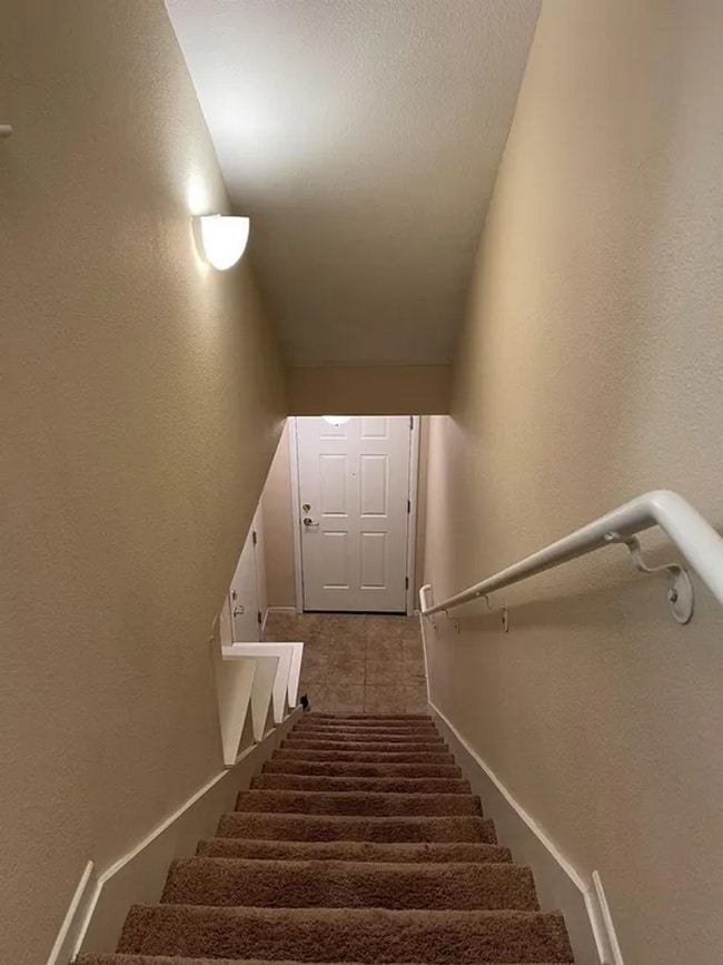 Building Photo - COMING SOON!!! Natomas Townhouse