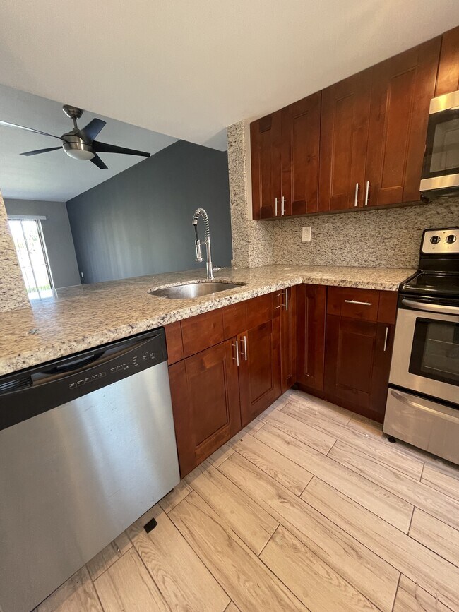 Foto del edificio - 5200 NW 31st Ave