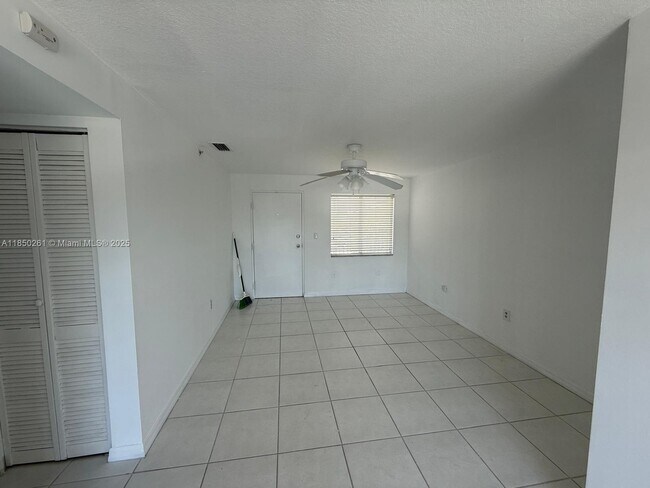 Foto del edificio - 1453 SW 3rd St