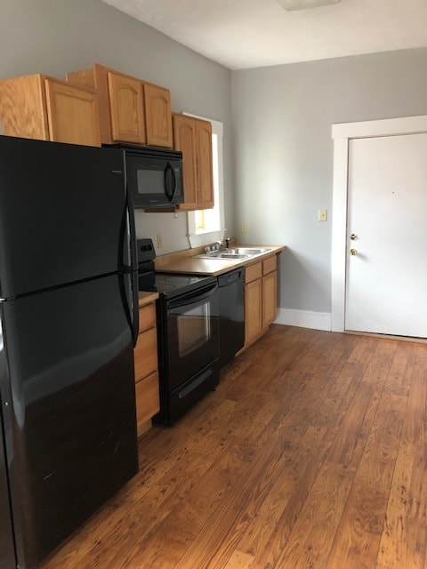 Entry / Kitchen - 444 High St