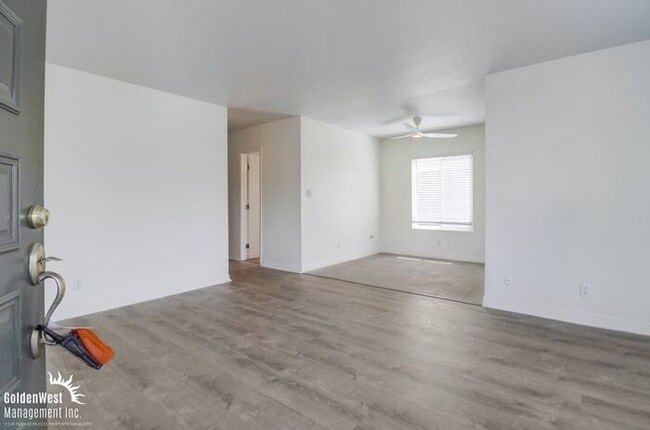 Building Photo - Charming Top Floor 2Bdm 1Ba Condo in the V...