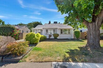 Building Photo - 4311 Cabrillo Way