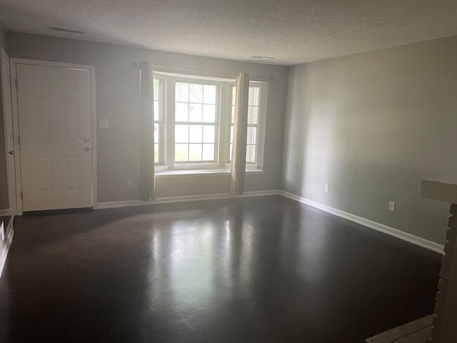 Building Photo - 122 Pebble Ct