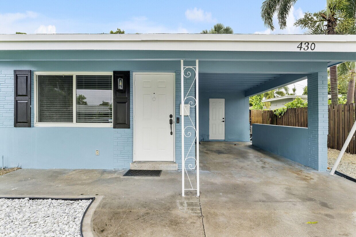 Foto principal - 430 NE 49th St