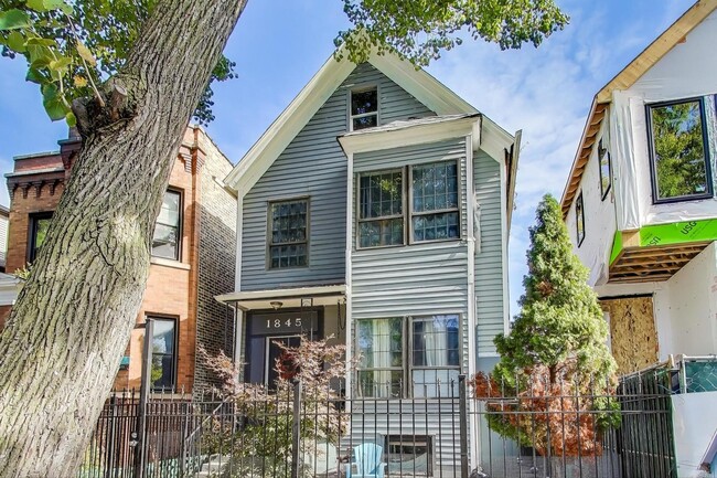 Building Photo - 1845 N Albany Ave