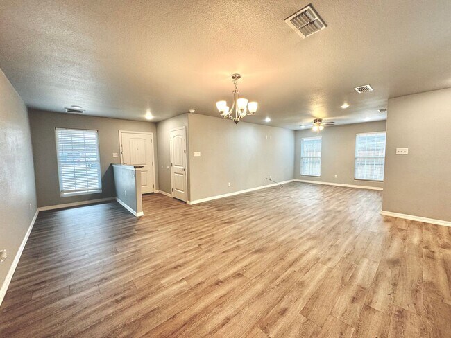 Foto del edificio - 1302 N Clinton Ave