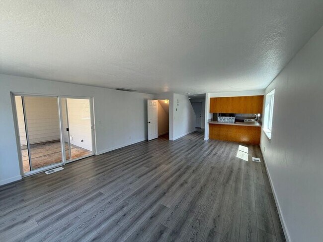 Foto del edificio - 1266 Charlene St S