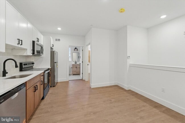 Photo - 2520 N Front St Apartment