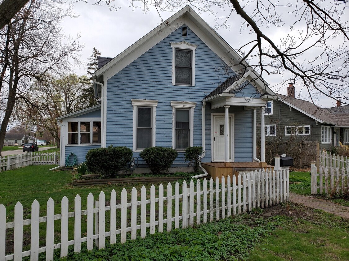 Primary Photo - 906 Dekalb Ave
